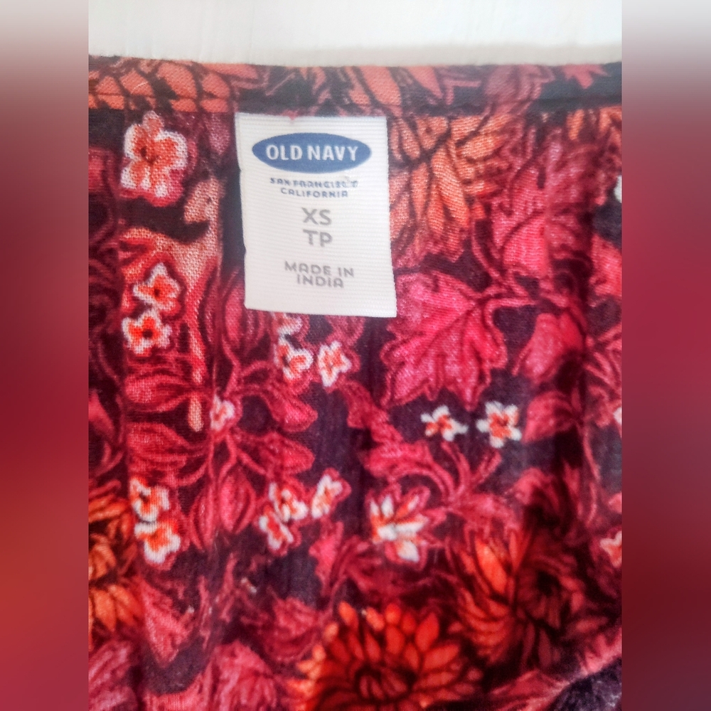 BUNDLE OF 2!! NWT, Old Navy Pixie Skinny Pants & EUC Old Navy Top. Size 4/XS - Picture 11 of 16